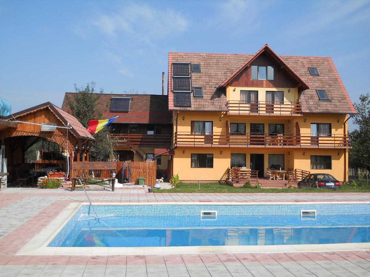 Pensiunea Roua Muntilor Sîmbăta de Sus Buitenkant foto