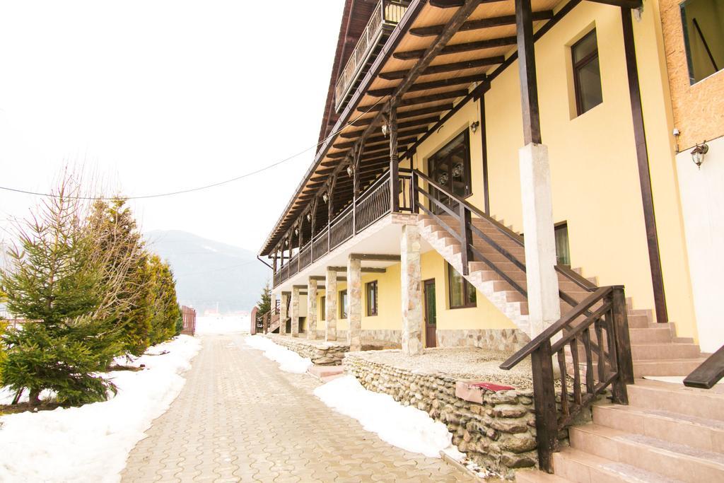 Pensiunea Roua Muntilor Sîmbăta de Sus Buitenkant foto