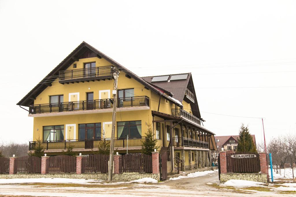Pensiunea Roua Muntilor Sîmbăta de Sus Buitenkant foto
