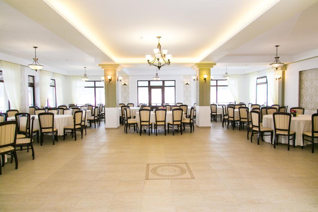 Pensiunea Roua Muntilor Sîmbăta de Sus Buitenkant foto